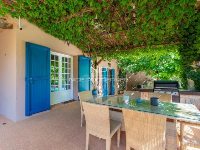 Domaine privé du Castellet à Villefranche sur Mer, splendide villa de charme avec piscine