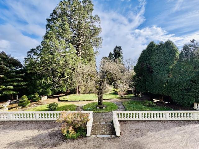 Domaine privé d'exception 677m² Ussel