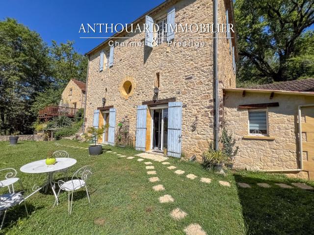 Domaine touristique, piscine sur 1,6ha 570m² Le Buisson de Cadouin