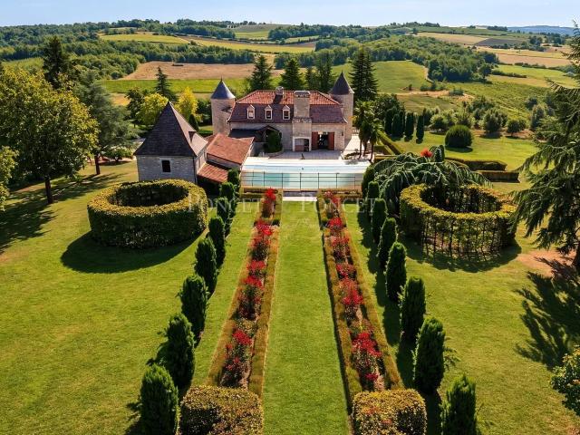 Domaine 17ha à seulement 25 mn de Cahors 450m² Luzech