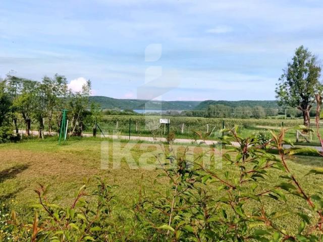 Domaine, 10 pièces, 282 m2 avec vue lac + 94 hectares dispon. 282m² Marigny