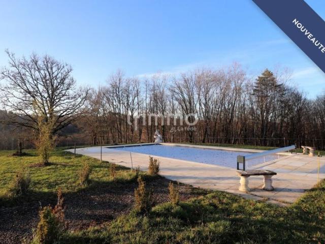 Domaine 1 maison,1 longère,2 gîtes,1 écurie,1 grange, piscine 21