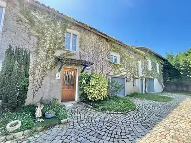 Domarin 38300 Achat / Vente maison 10 pièces t10 au dernier étage cave