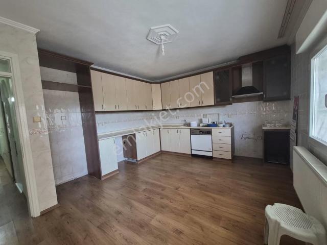 Dombaylı 692 M2 Bahçe İçinde 2 Katlı Ev