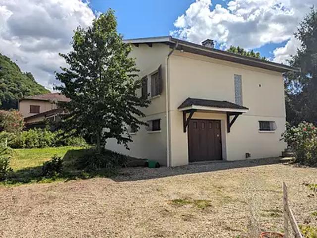 Domène 38420 Achat / Vente maison 6 pièces t6 au dernier étage cave