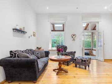 Domestic and charming studio apartment with good transport links