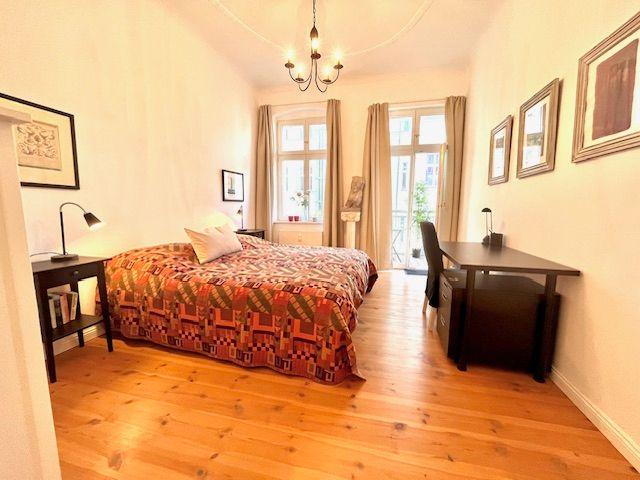 Domicile Prenzlauer Berg quiet and prime location with terrasse between Helmholtz and Kollwitzplatz with Lift