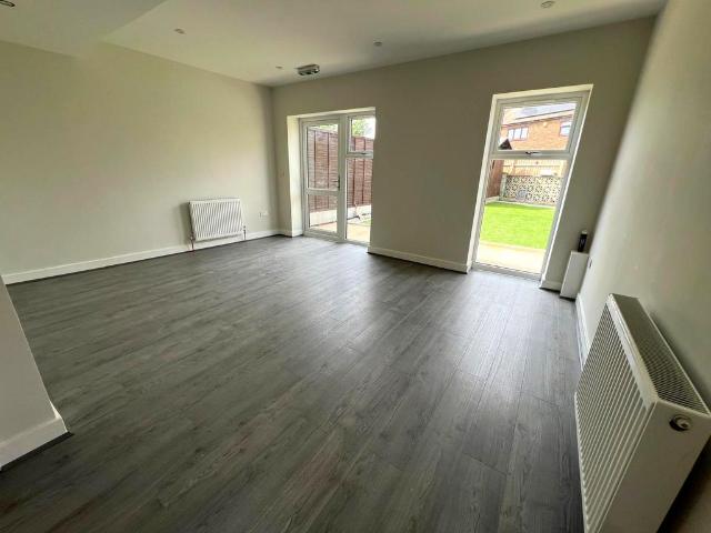 Dominion Way, Rainham RM13 8 bed semi detached house to rent £6,000 pcm £1,385 pw