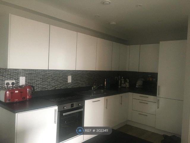 Dominion Court, Hounslow TW3, 2 bed flat to rent, £2,095 pcm | PrimeLocation