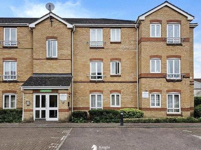Dominion Close, Greater London TW3 2 bed apartment to rent £1,850 pcm £427 pw