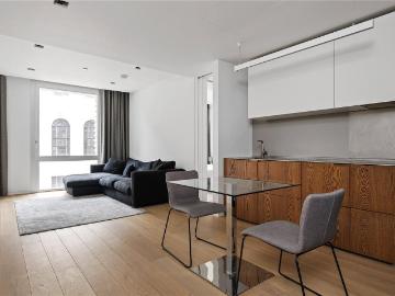 Dominion House, 59 Bartholomew Close. 1 bed apartment to rent £3,500 pcm £808 pw
