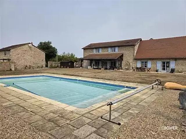 Dompierre les Eglises 87190 Achat / Vente maison 22 pièces t22 piscine