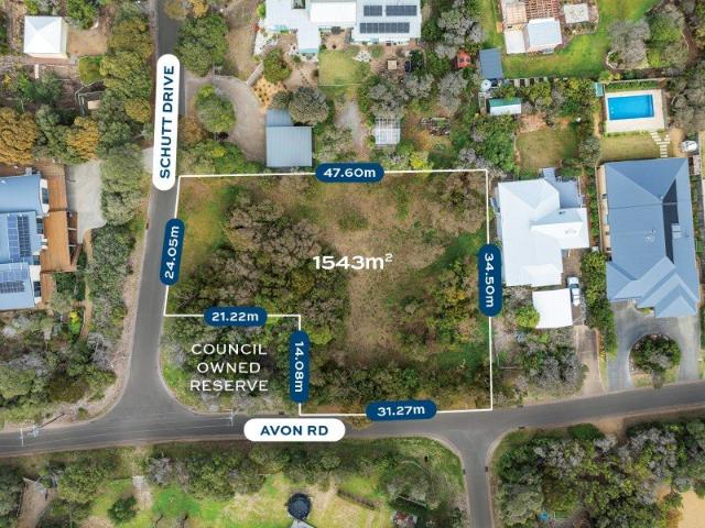 DON'T MISS OUT ON THIS RAREST 1543m2 COASTAL VACANT LOT WITH 2 STREET FRONTAGES