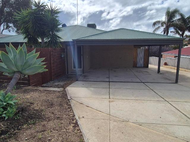 Don't miss your chance to rent a fantastic family home in Dawesville with so much to offer!