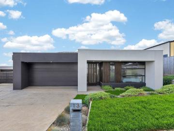 Warrnambool, Woolsthorpe - Garden, Parking