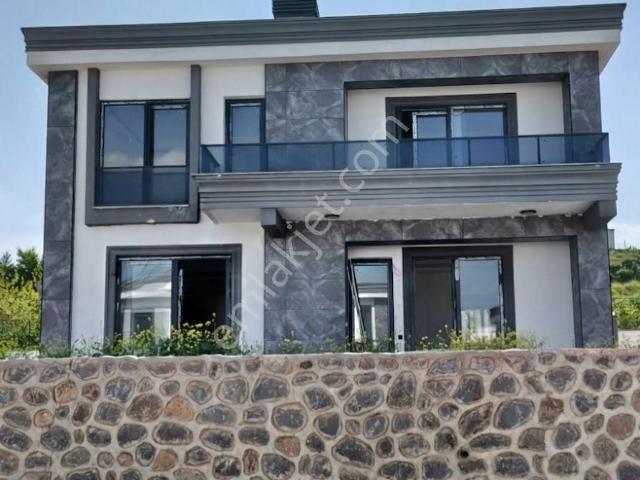 Dönümlü Doktorlar Sitesinde Kiralık Lüks Villa