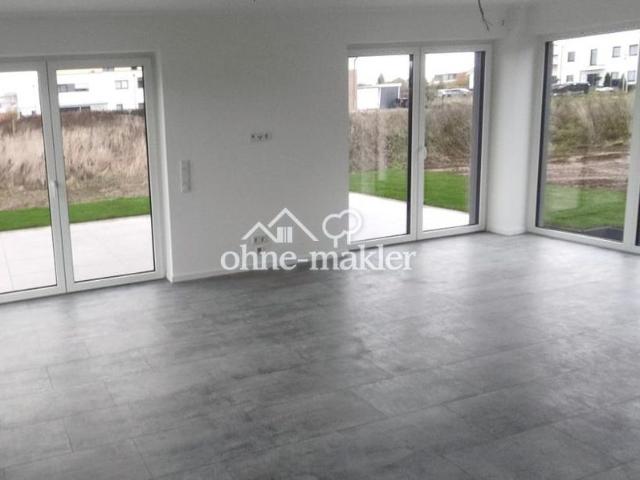 Don’t miss out this stunning opportunity Exklusive Wohnlage Neubau DHH in Hochheim