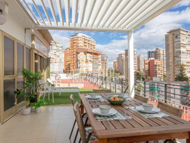 Dona Beach: ático exclusivo con terraza panorámica en Benidorm