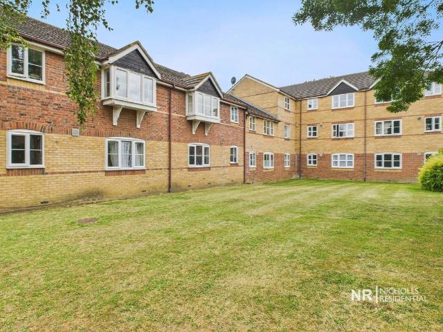 Donald Woods Gardens, Surbiton, Surrey. KT5, 2 bed flat to rent, £1,690 pcm | PrimeLocation