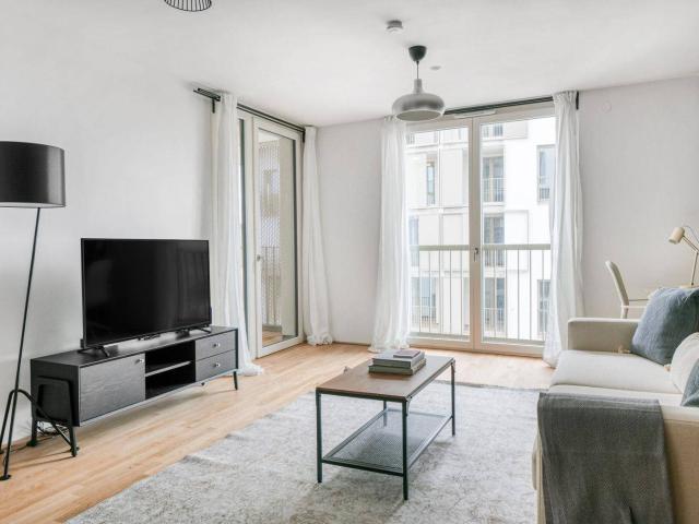 Donaumarina, Bestlage Donau & Innenstadt, direkt an der U Bahn, 1 Zimmer mit Fitness, Sauna, etc. VIE81
