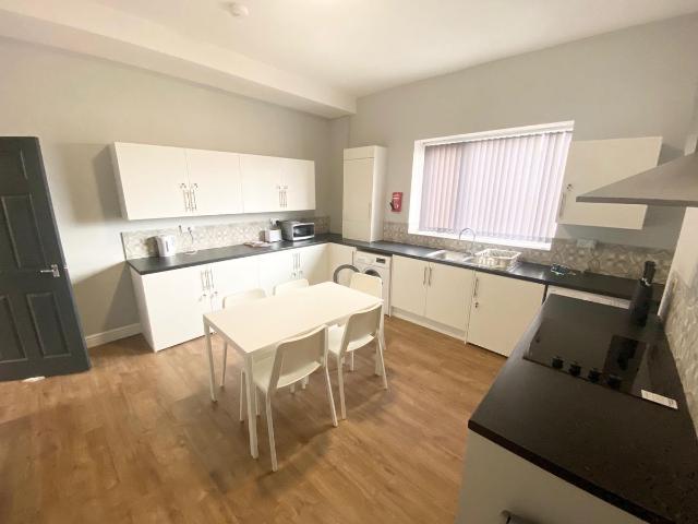 Doncaster Road, Barnsley, South Yorkshire S70, 6 bed shared accommodation to rent, £412 pcm | PrimeLocation