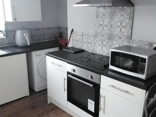 Doncaster Road, Barnsley, South Yorkshire S70, 6 bed shared accommodation to rent, £412 pcm | PrimeLocation