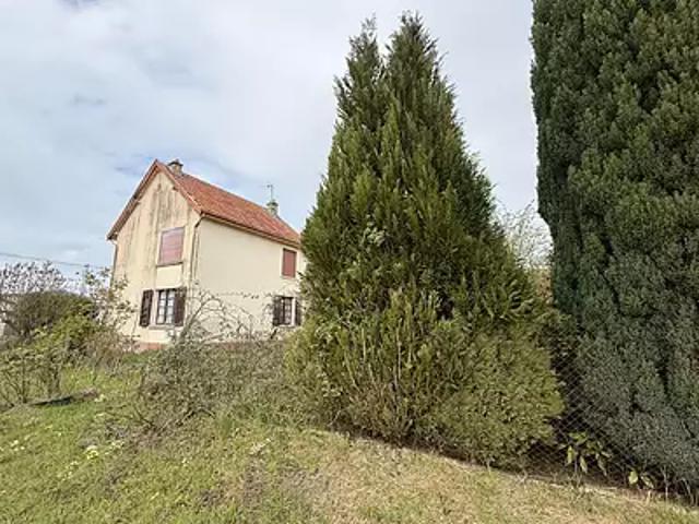 Donchery 08350 Achat / Vente maison 5 pièces t5 au dernier étage cave