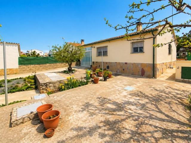 Donde el silencio se convierte en hogar: Tu refugio natural en Torrelles de Foix