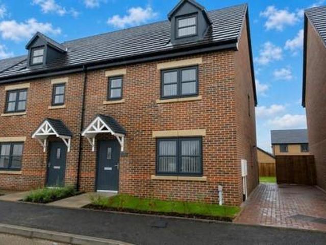 Donnelly Road, Armthorpe, DN3 4 bed semi detached house to rent £1,250 pcm £288 pw