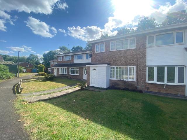 Donnington Close, Redditch, B98 3 bed house to rent £1,200 pcm £277 pw