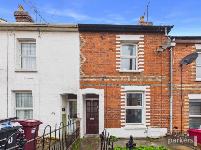 Donnington Gardens, Berkshire RG1 3 bed terraced house to rent £1,700 pcm £392 pw