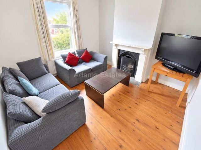 Donnington Gardens, Reading 4 bed terraced house to rent £2,400 pcm £554 pw