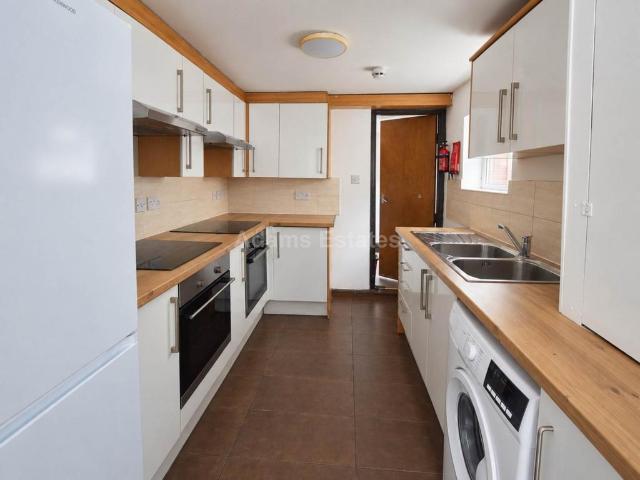 Donnington Gardens, Reading 1 bed terraced house to rent £550 pcm £127 pw