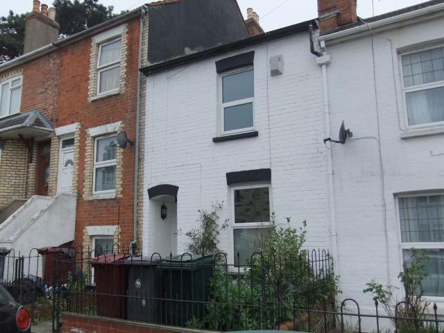 Donnington Gardens, Reading RG1, 3 bed shared accommodation to rent, £2,025 pcm | PrimeLocation