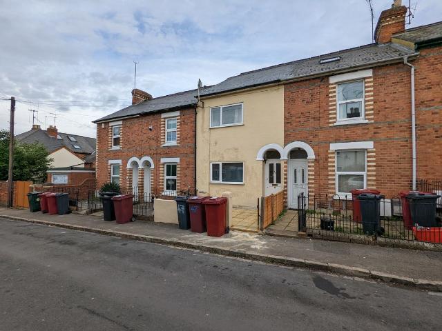 Donnington Gardens, Reading RG1, 4 bed terraced house to rent, £2,200 pcm | PrimeLocation