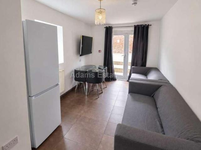 Donnington Gardens, Reading, RG1