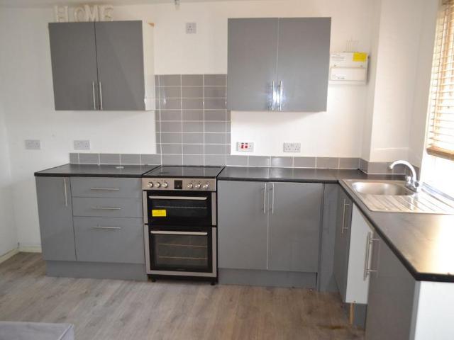 Donnington, Telford TF2 3 bed terraced house to rent £850 pcm £196 pw