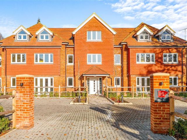 Doods Park Road, Reigate, Surrey RH2, 2 bed flat to rent, £2,200 pcm | PrimeLocation