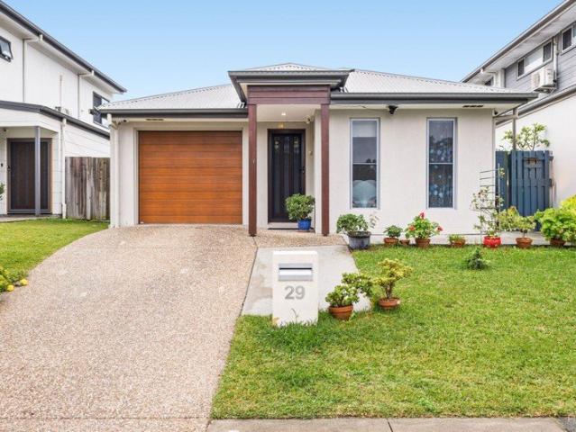 Doolandella Immaculately Presented Family Home!