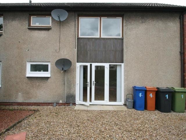 Doon Place, Kirkintilloch G66, 2 bed flat to rent, £850 pcm | PrimeLocation