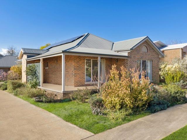 Doorstep to the Botanic Gardens