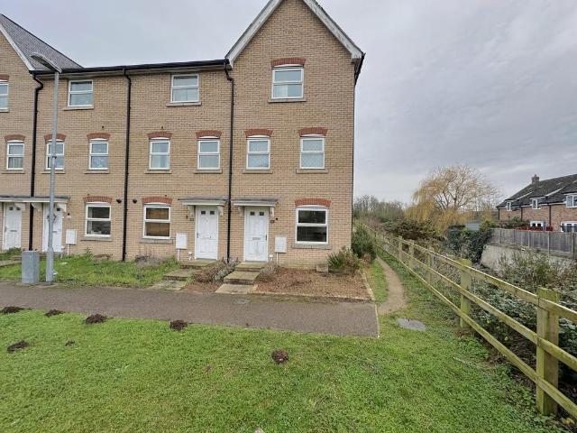 Dobede Way, Soham, Ely, Cambridgeshire 4 bed end of terrace house to rent £1,500 pcm £346 pw