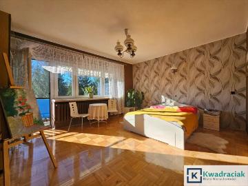 Solidny dom 134 m² z dużą działką i budynkiem gospodarczym