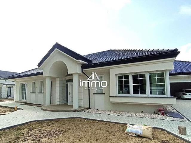 Rezydencja 267 m² z basenem i dużą działką