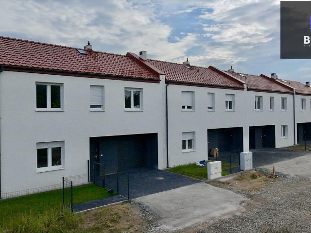 Skrajny dom z garażem 5 pokoi w Dobrzykowicach polecam