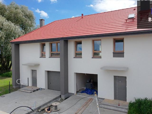 Przestronny dom z dużym ogrodem, 4 pokoje, Dobrzykowice