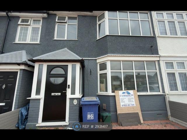 Dock Road, Grays RM17, 3 bed terraced house to rent, £2,000 pcm | PrimeLocation