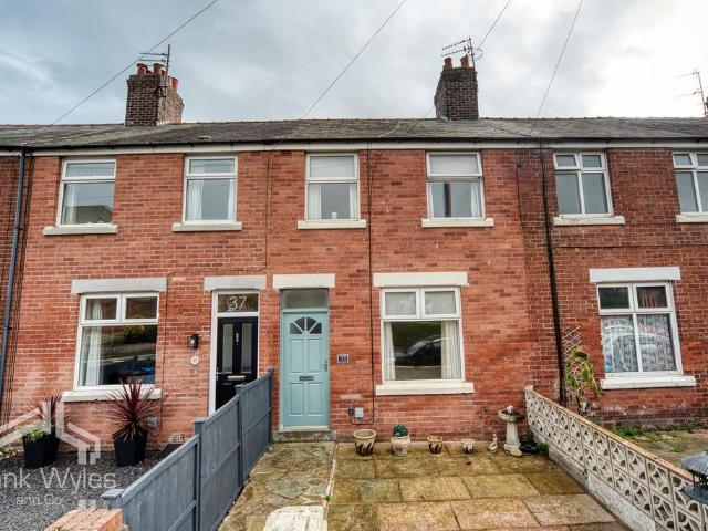 Dock Road, Lytham St. Annes, Lancashire 3 bed terraced house to rent £1,000 pcm £231 pw