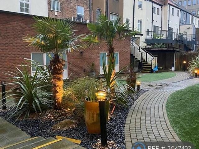 Dock Street, Hull, HU1 3 bed penthouse to rent £1,150 pcm £265 pw