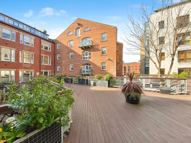 Dock Street, Leeds, West Yorkshire, LS10 2 bed flat to rent £1,325 pcm £306 pw